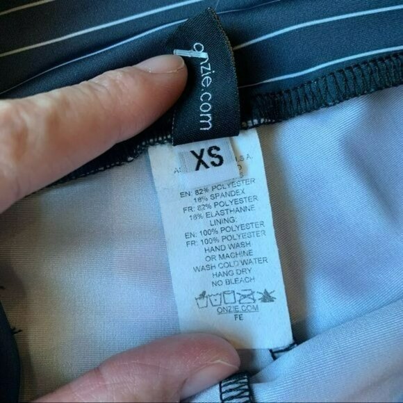 Onzie flow womens black and white striped capri leggings with mesh detail - XS - Picture 7 of 13